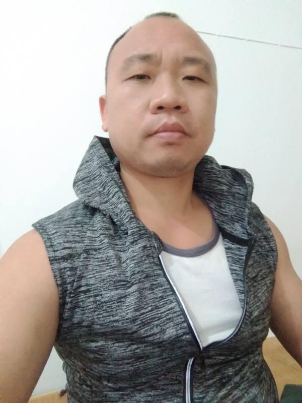whm的第二张照片--福建征婚网