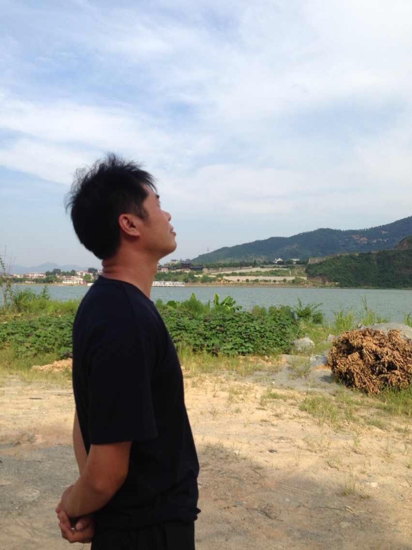 雾里看花的第一张照片--福建征婚网