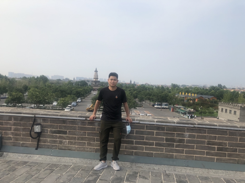 123.向左向右的第一张照片--福建征婚网