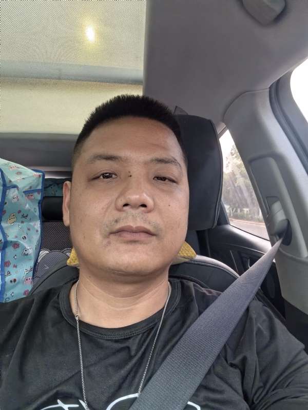 卖电池的大叔的第一张照片--福建征婚网